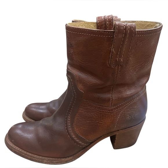 FRYE Jane Trapunto Stitched Leather Bootie - Redwood Brown Heeled Boots size 8B - Picture 4 of 6